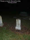 oldgraves.jpg (21547 bytes)